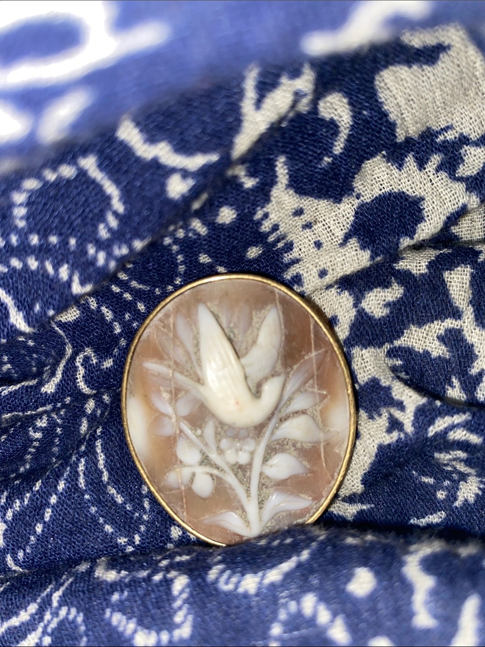 Gold-Trim White Cameo Floral & Bird Pendant Necklace